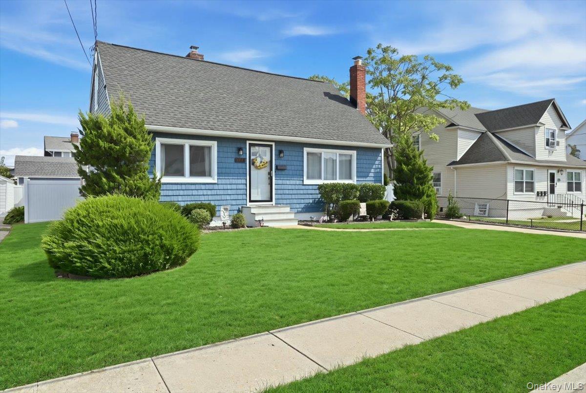 Roosevelt Ave, Freeport, NY 11520