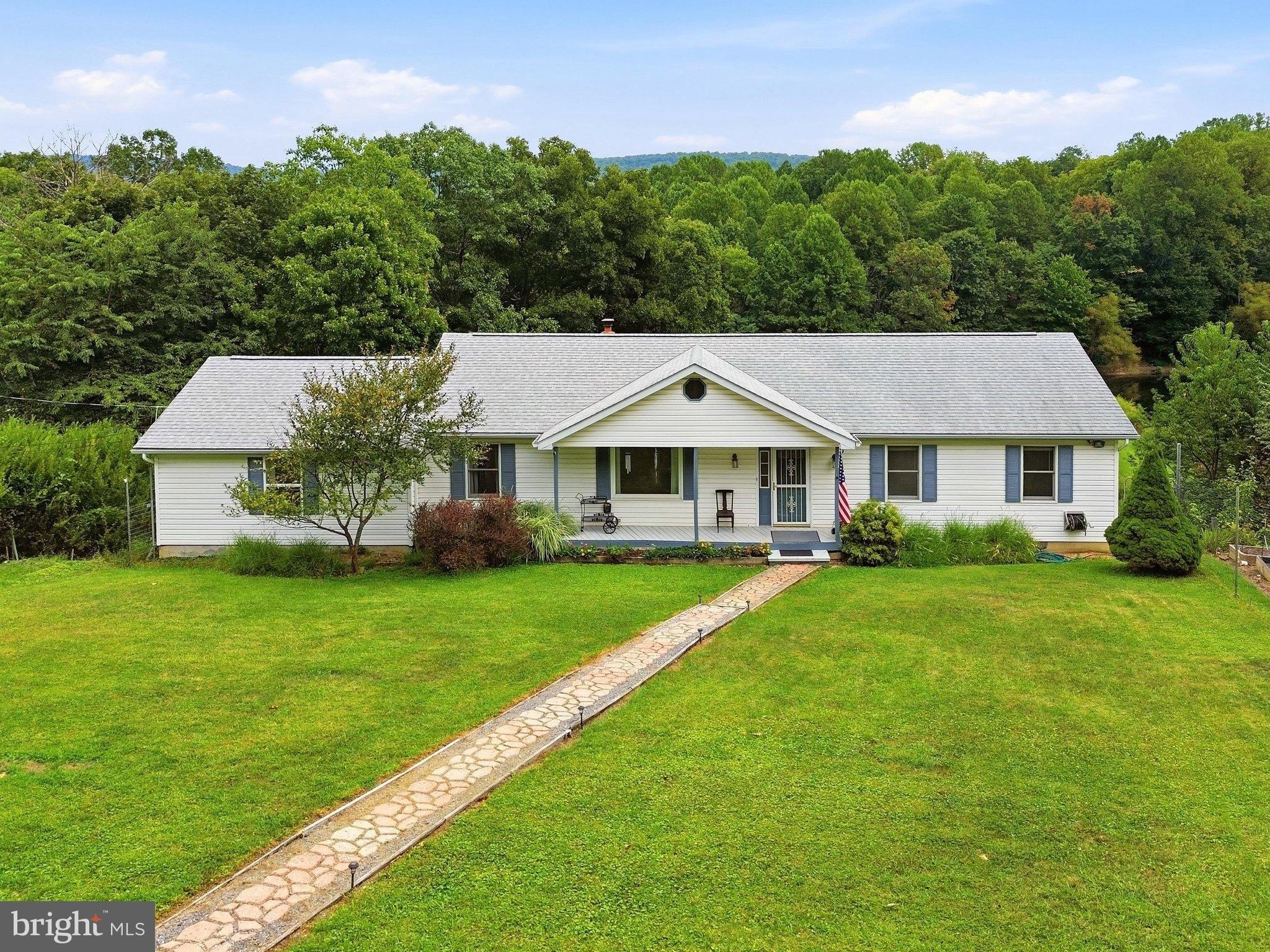 Black Twig Rd, Linden, VA 22642