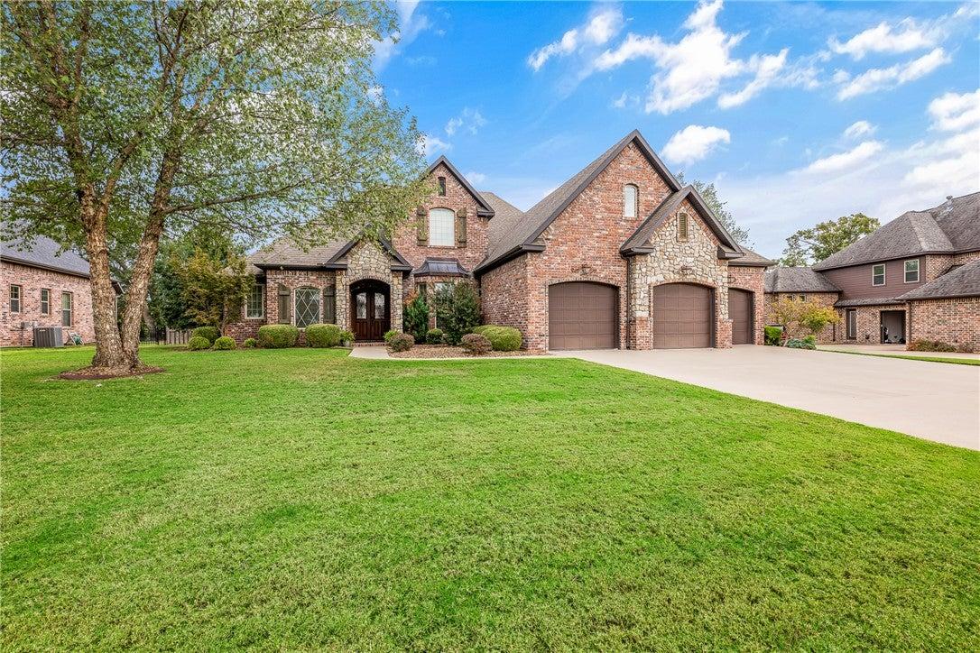 Autumn Ln, Centerton, AR 72719
