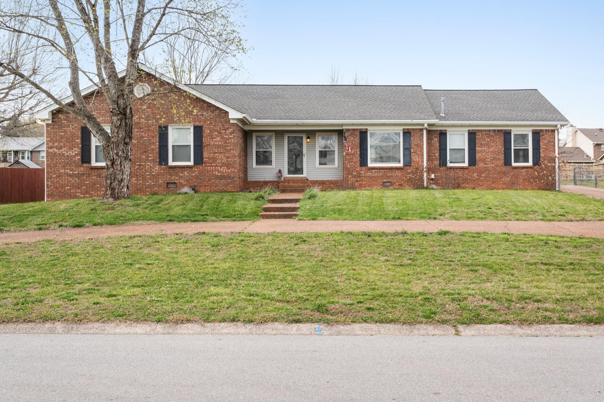 Brentwood Cir, Clarksville, TN 37042