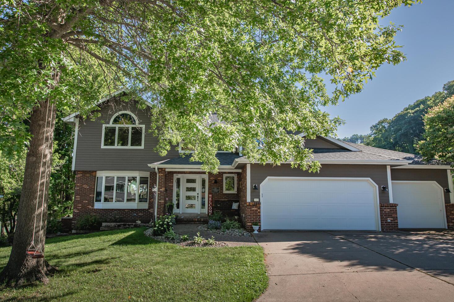 Oakwood Ct, Winona, MN 55987