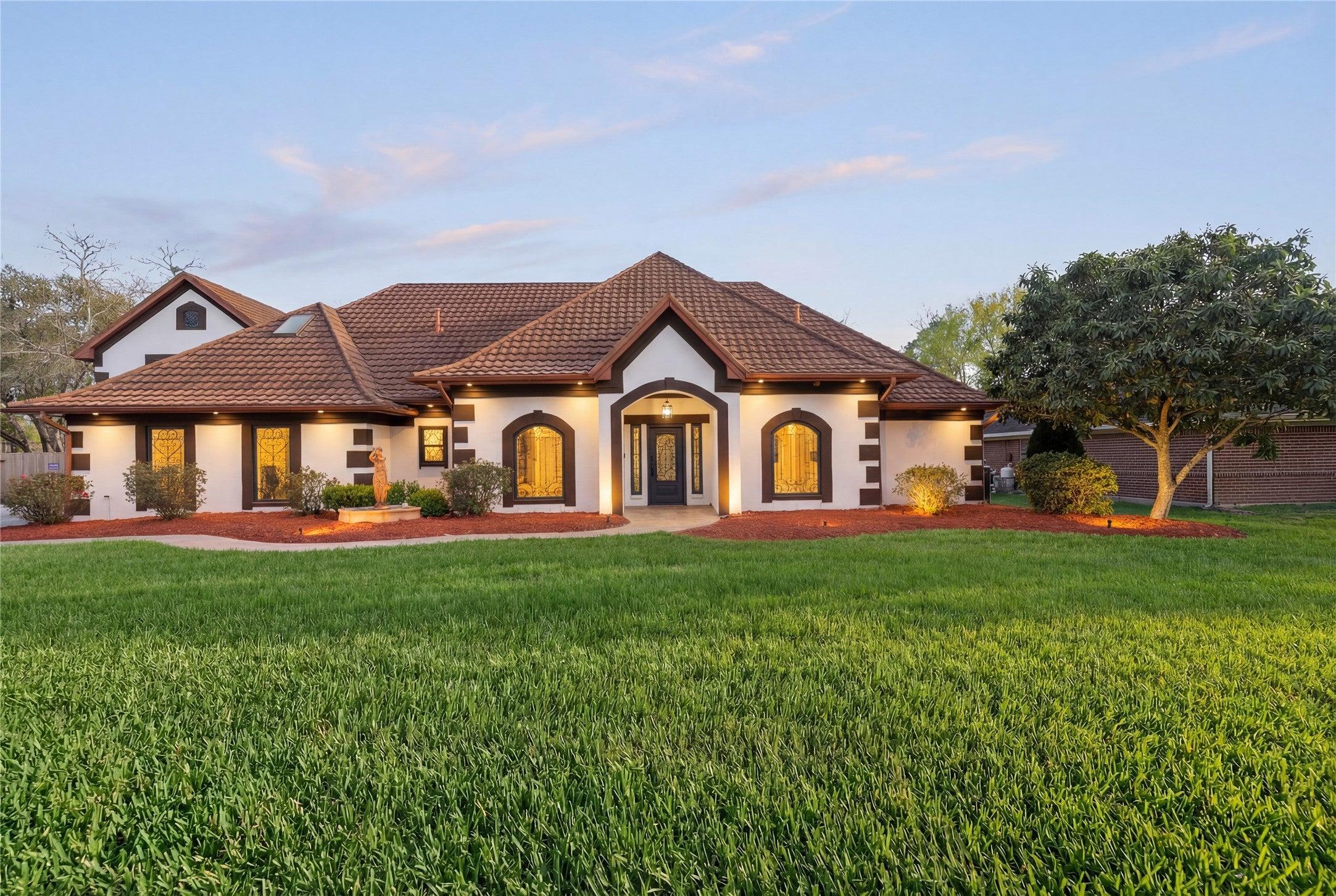 Tall Pines Dr, Friendswood, TX 77546
