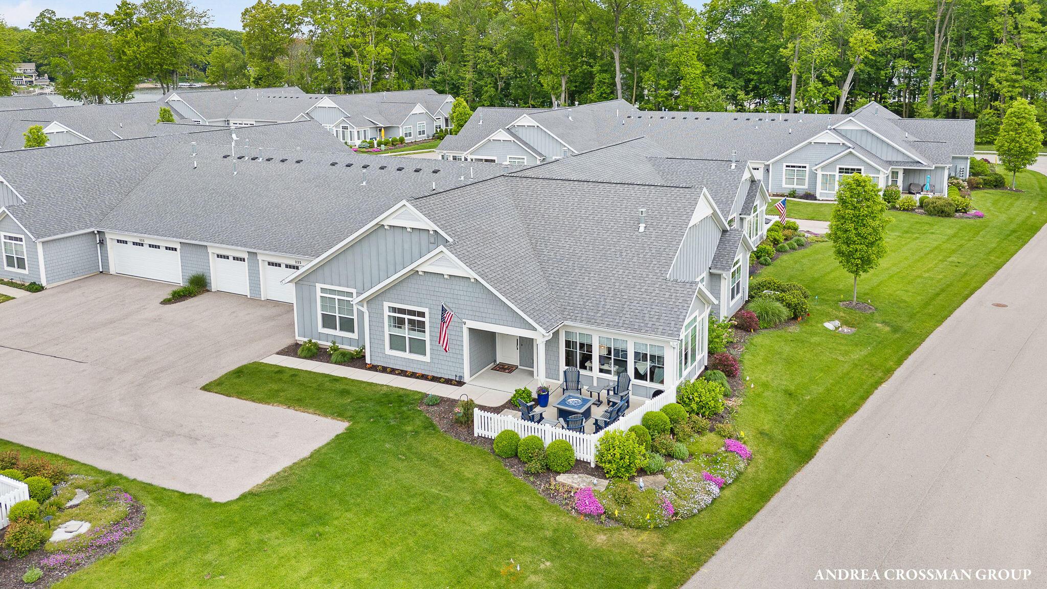 Janes View Dr, Holland, MI 49424