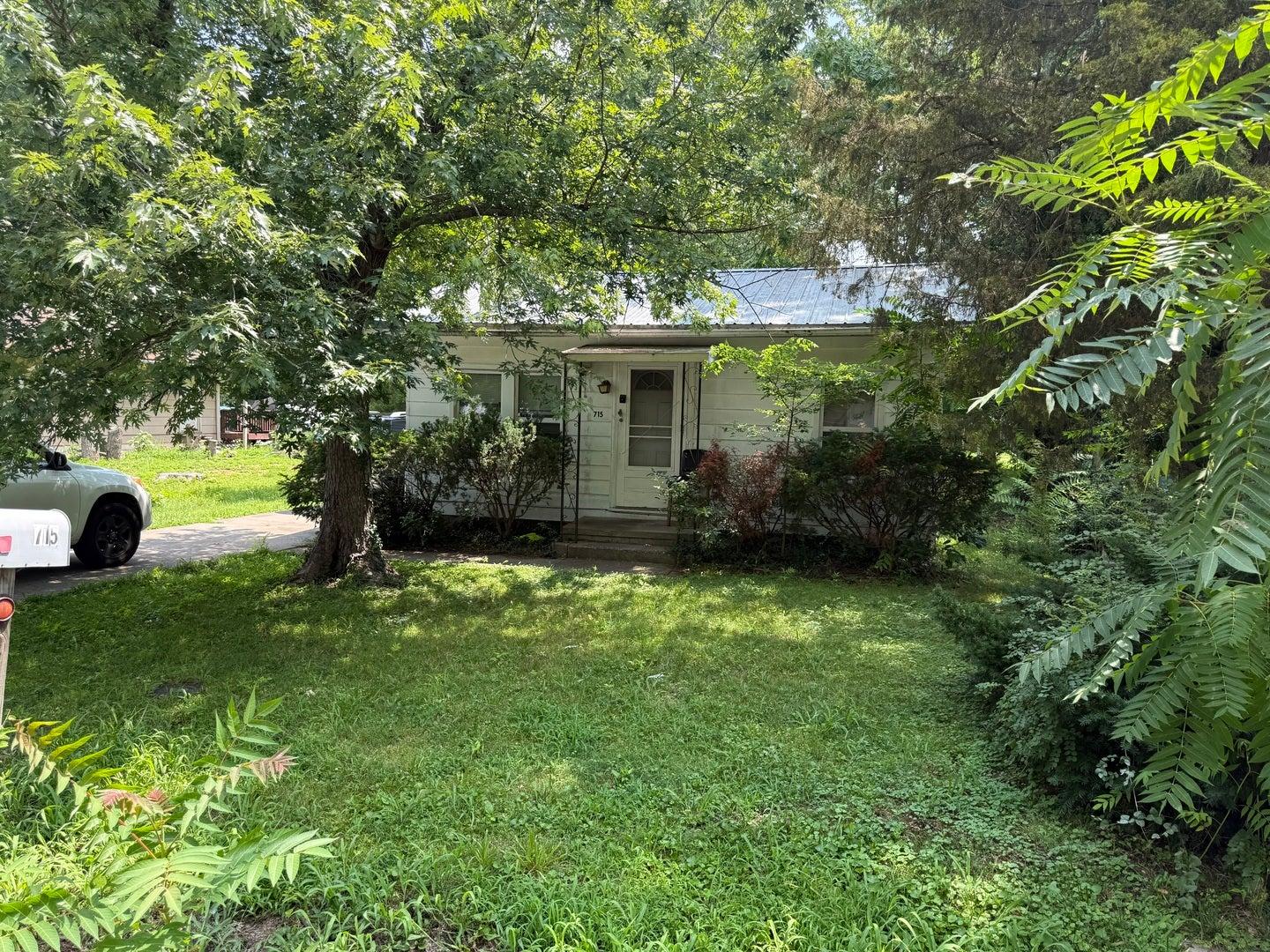 N James St, Carbondale, IL 62901