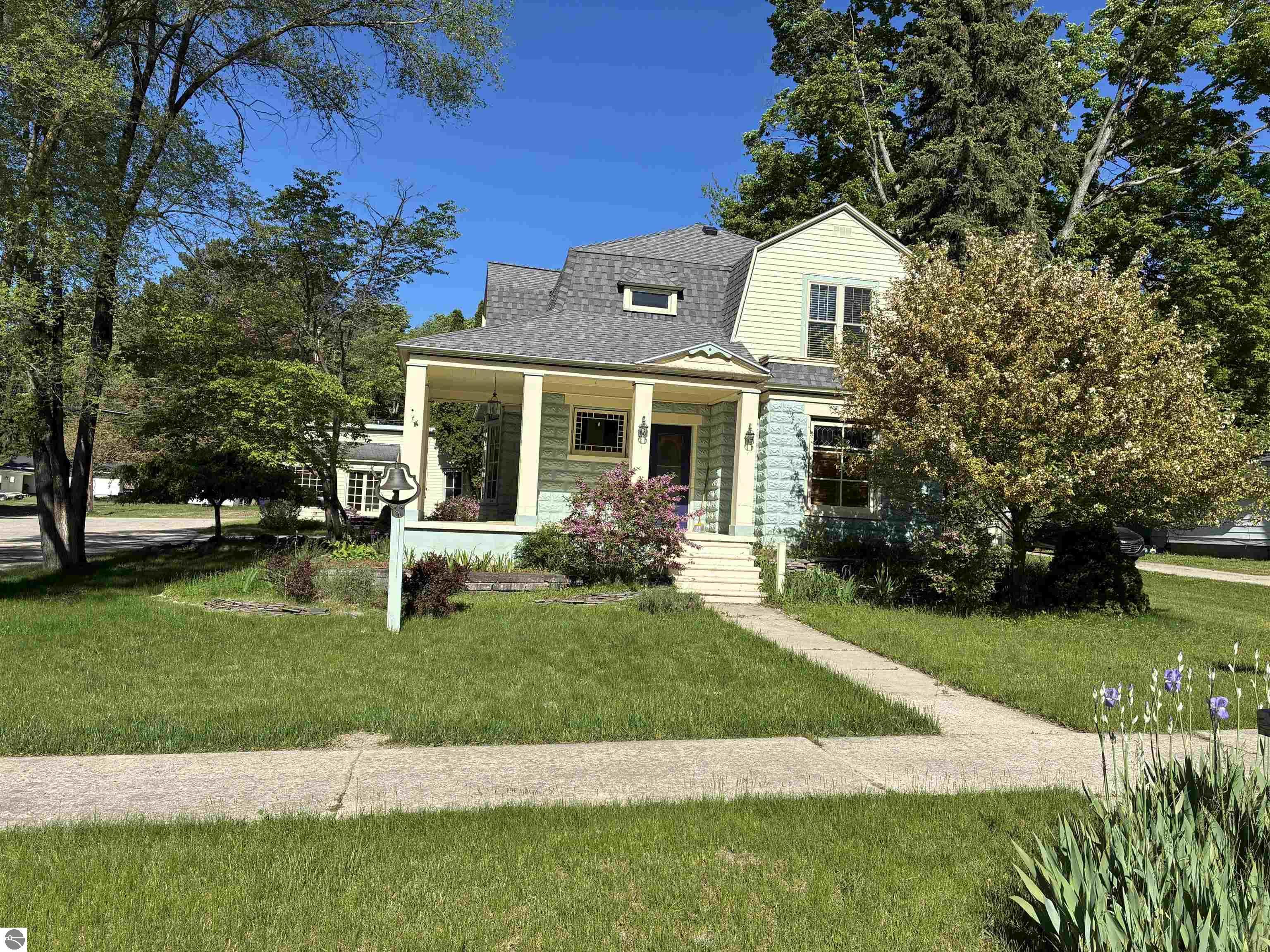 N Bridge St, Bellaire, MI 49615