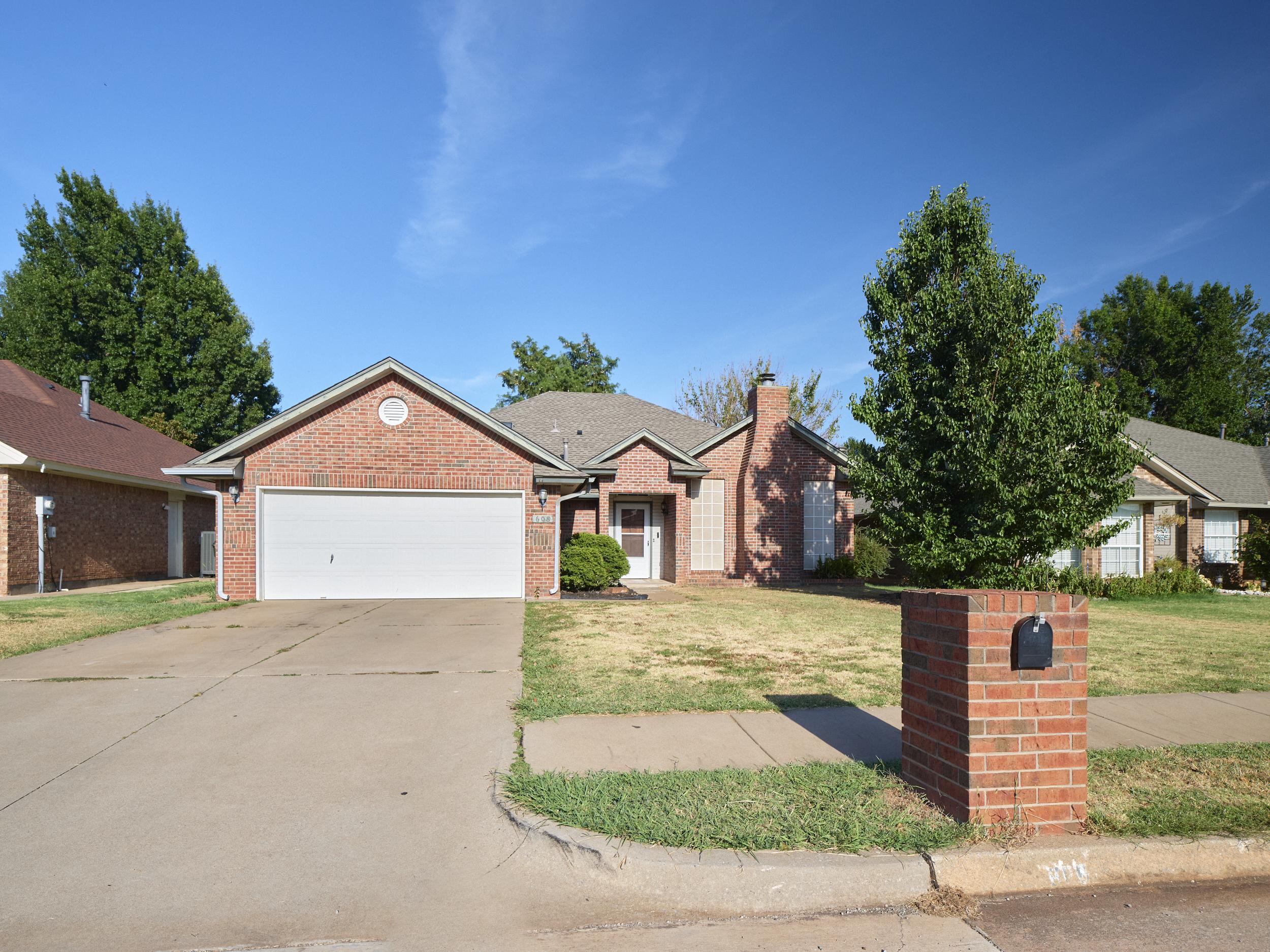 Tudor Ln, Edmond, OK 73003