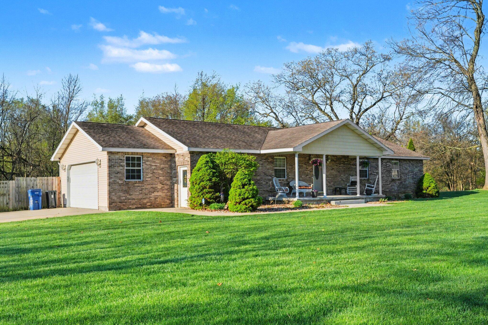 Evan St, Cassopolis, MI 49031