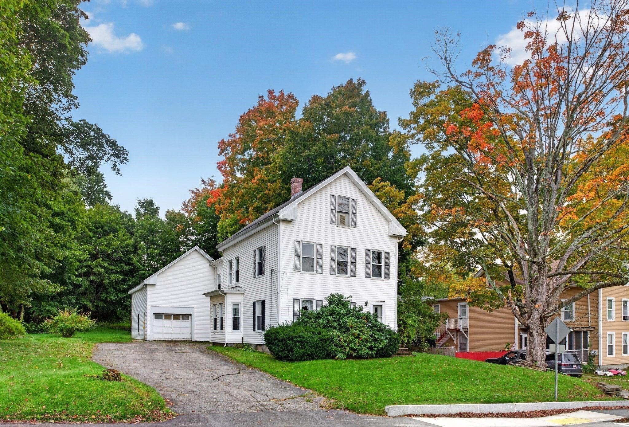 Pleasant St, Spencer, MA 01562