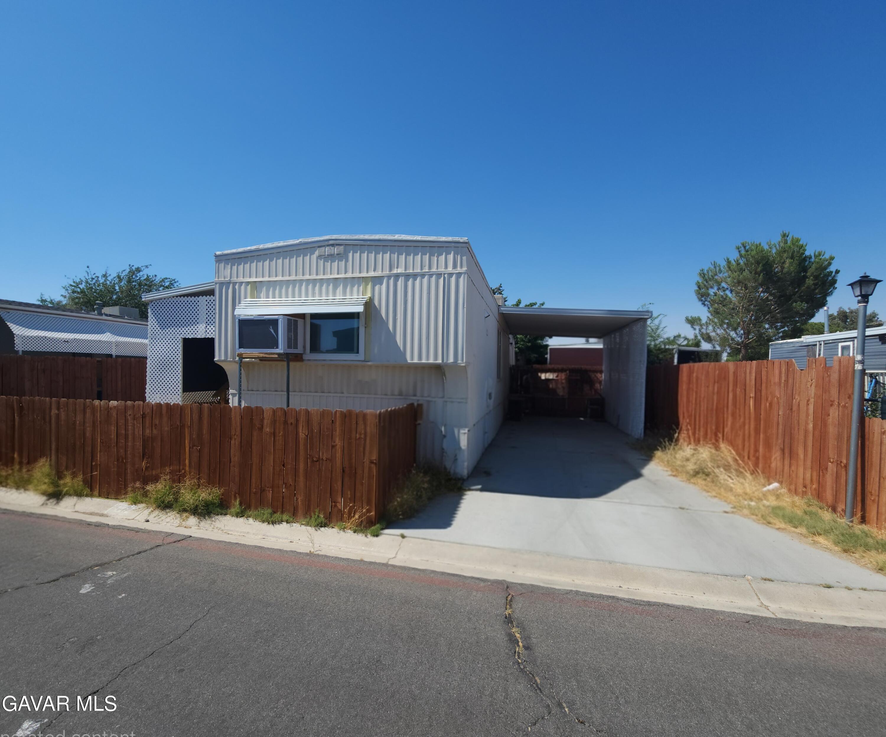 E Avenue I, Lancaster, CA 93535