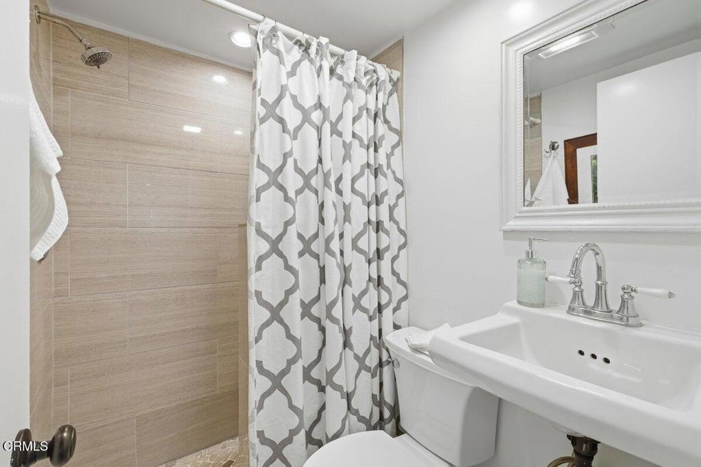 Larmier Ave, Oak View, CA 93022