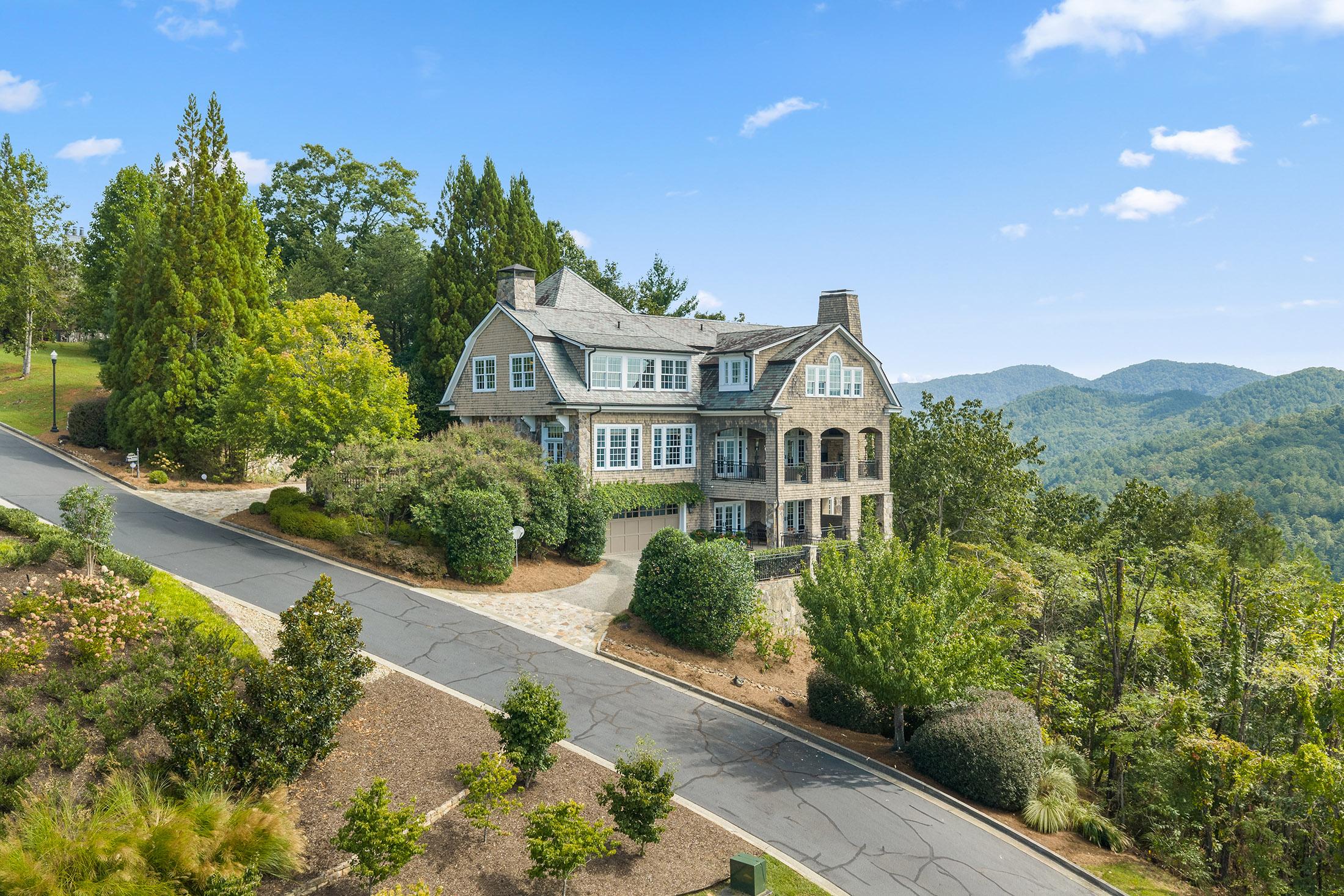 Waterfall Dr, Clayton, GA 30525