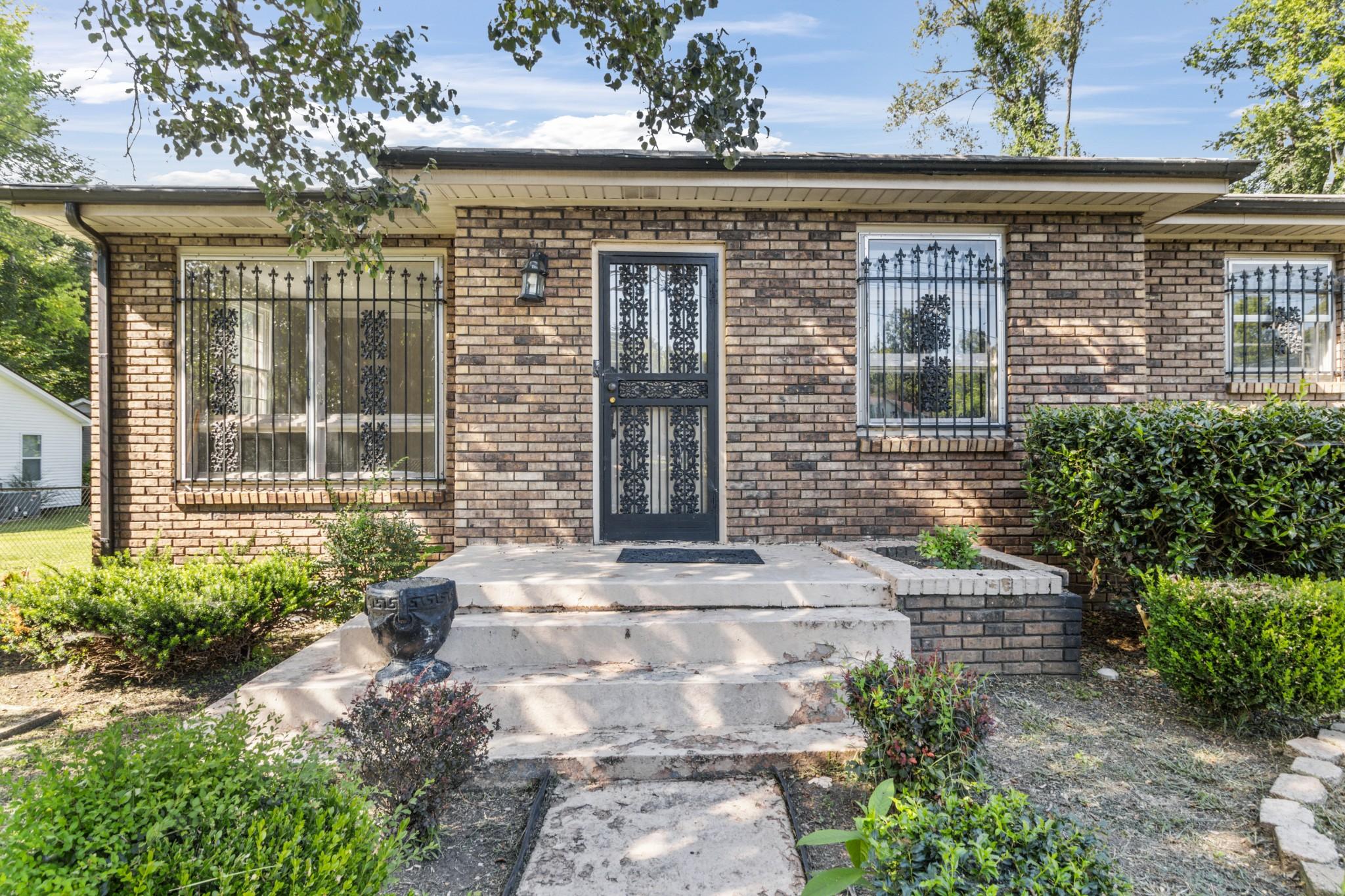 Poplar St, Clarksville, TN 37040