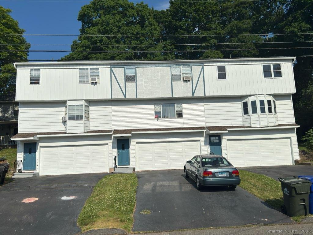 Sunset Ave, Meriden, CT 06450