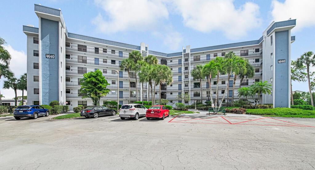 Lucerne Lakes Blvd W, Lake Worth, FL 33467