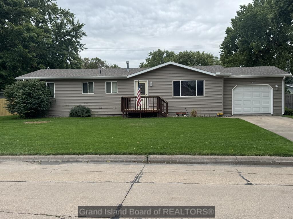 E 12th St, Wood River, NE 68883