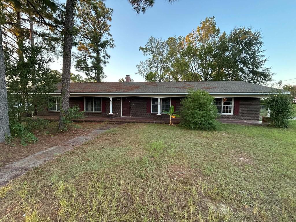 Summit St, Dothan, AL 36301