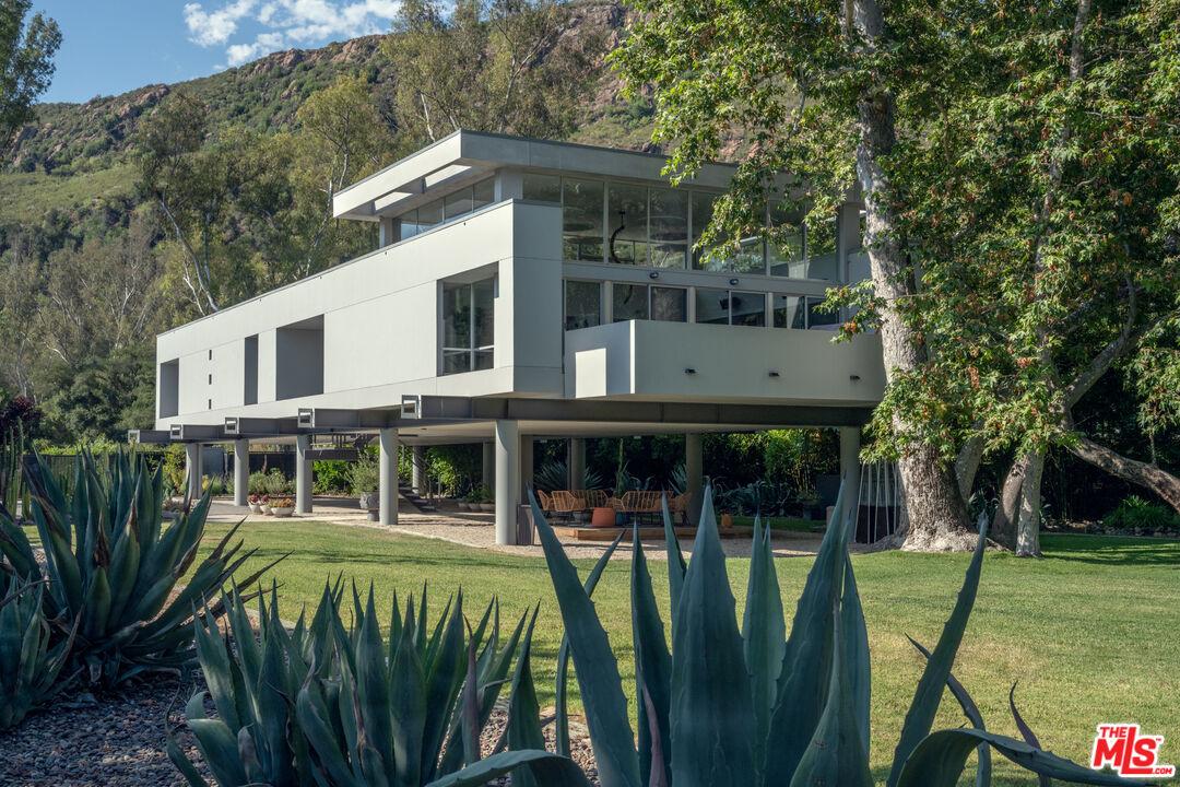 Mulholland Hwy, Agoura Hills, CA 91301