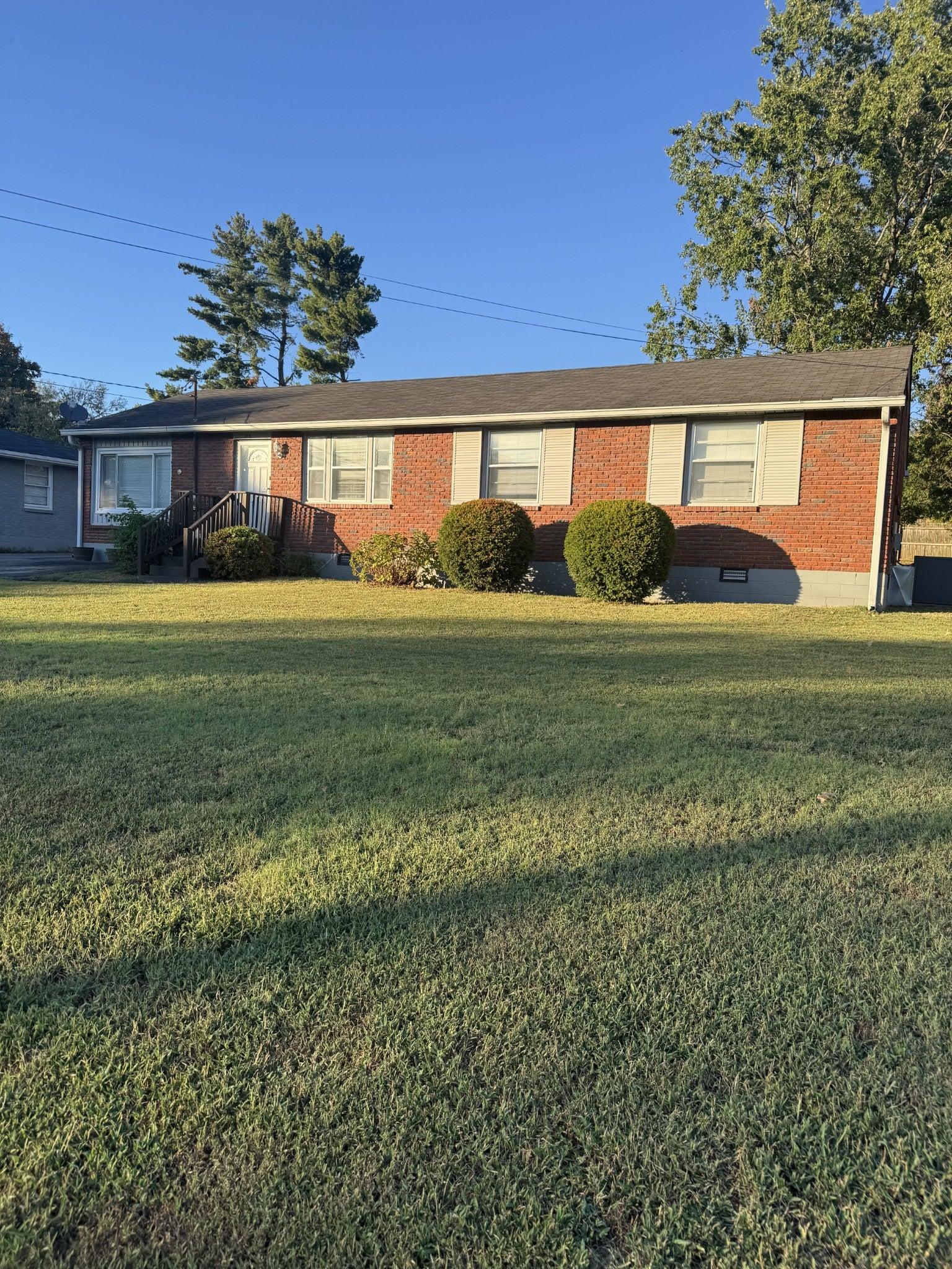 Bonnaridge Dr, Hermitage, TN 37076