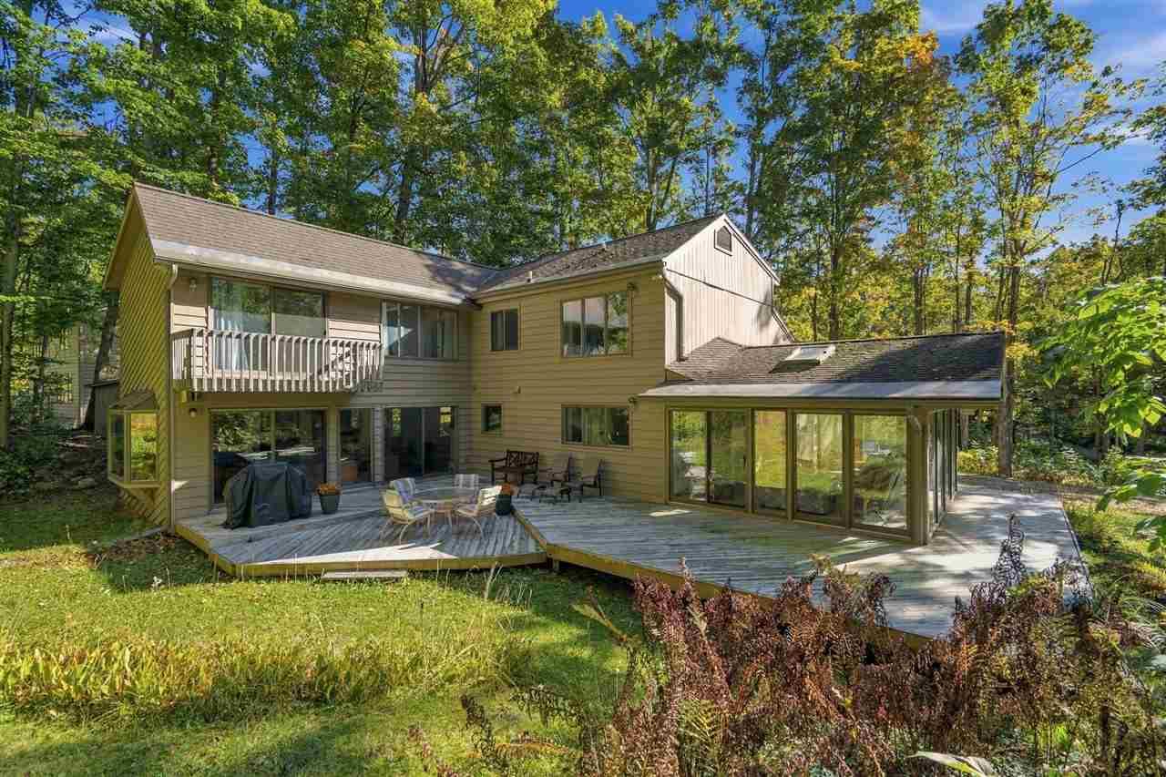 Woodloft Trl, Harbor Springs, MI 49740