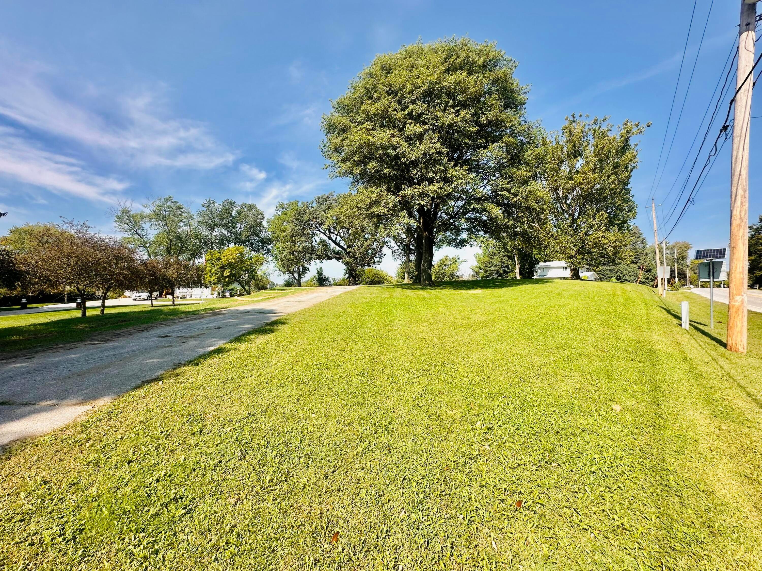 N Locust St, Glenwood, IA 51534