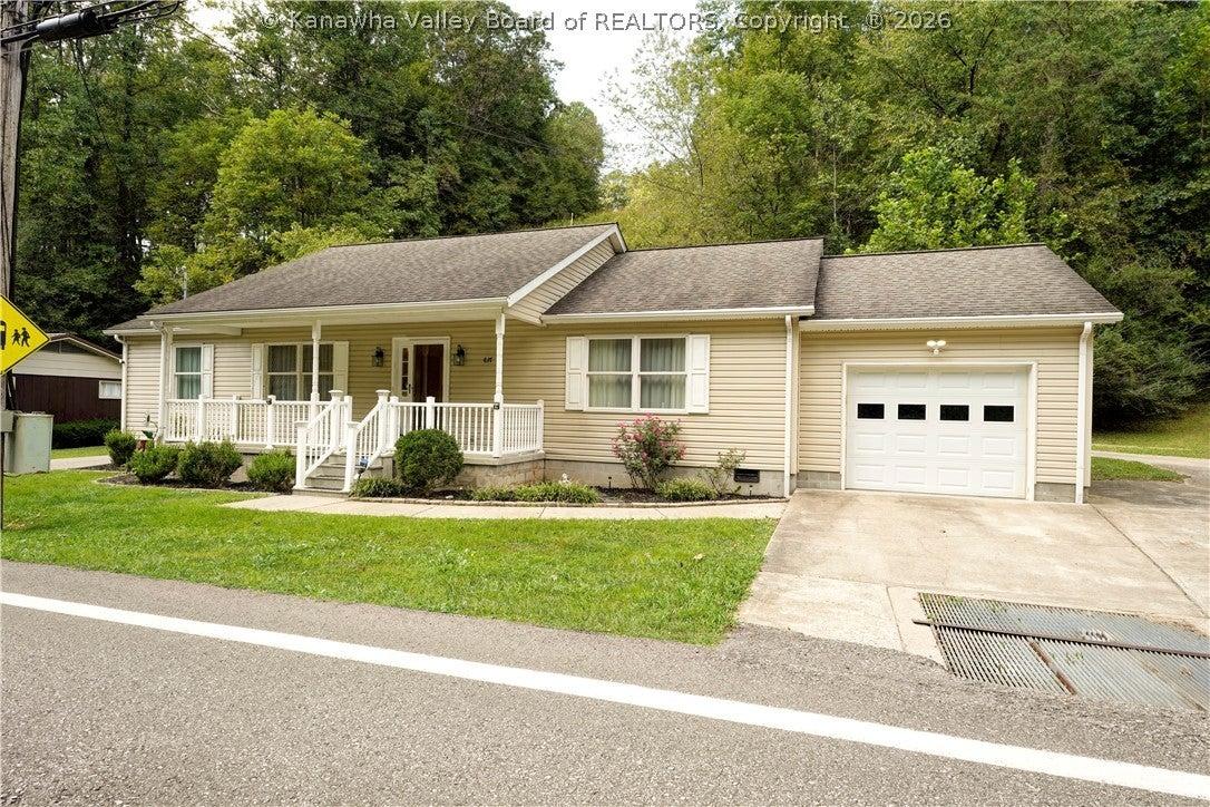 Thorofare Rd, Clendenin, WV 25045