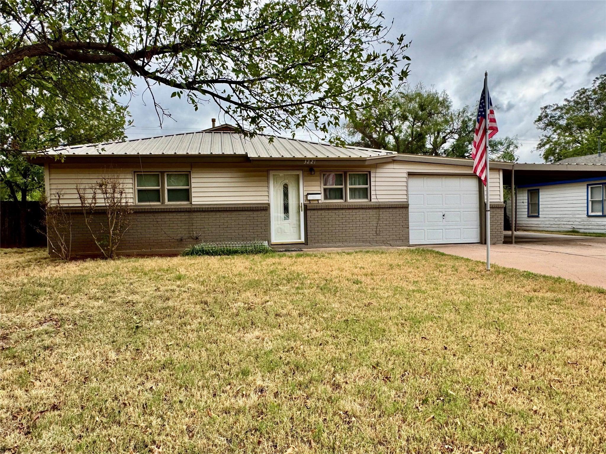 Ivy Ln, Abilene, TX 79603
