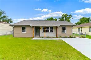 Nottingham Dr, Angleton, TX 77515
