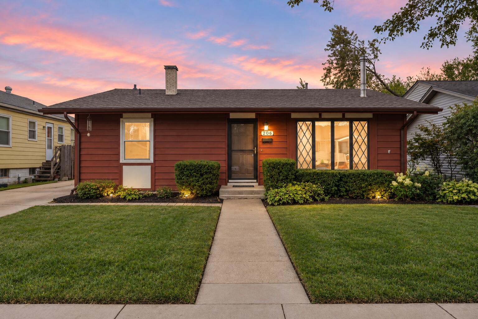 E Manor Dr, Griffith, IN 46319