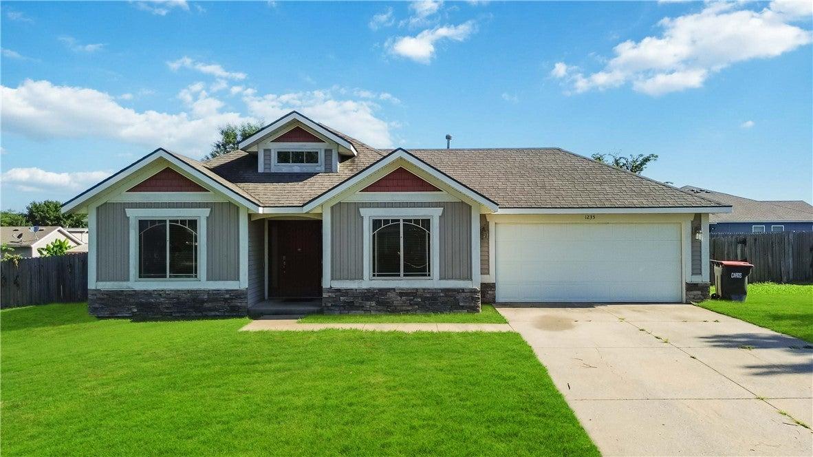 Cedar St, Lincoln, AR 72744
