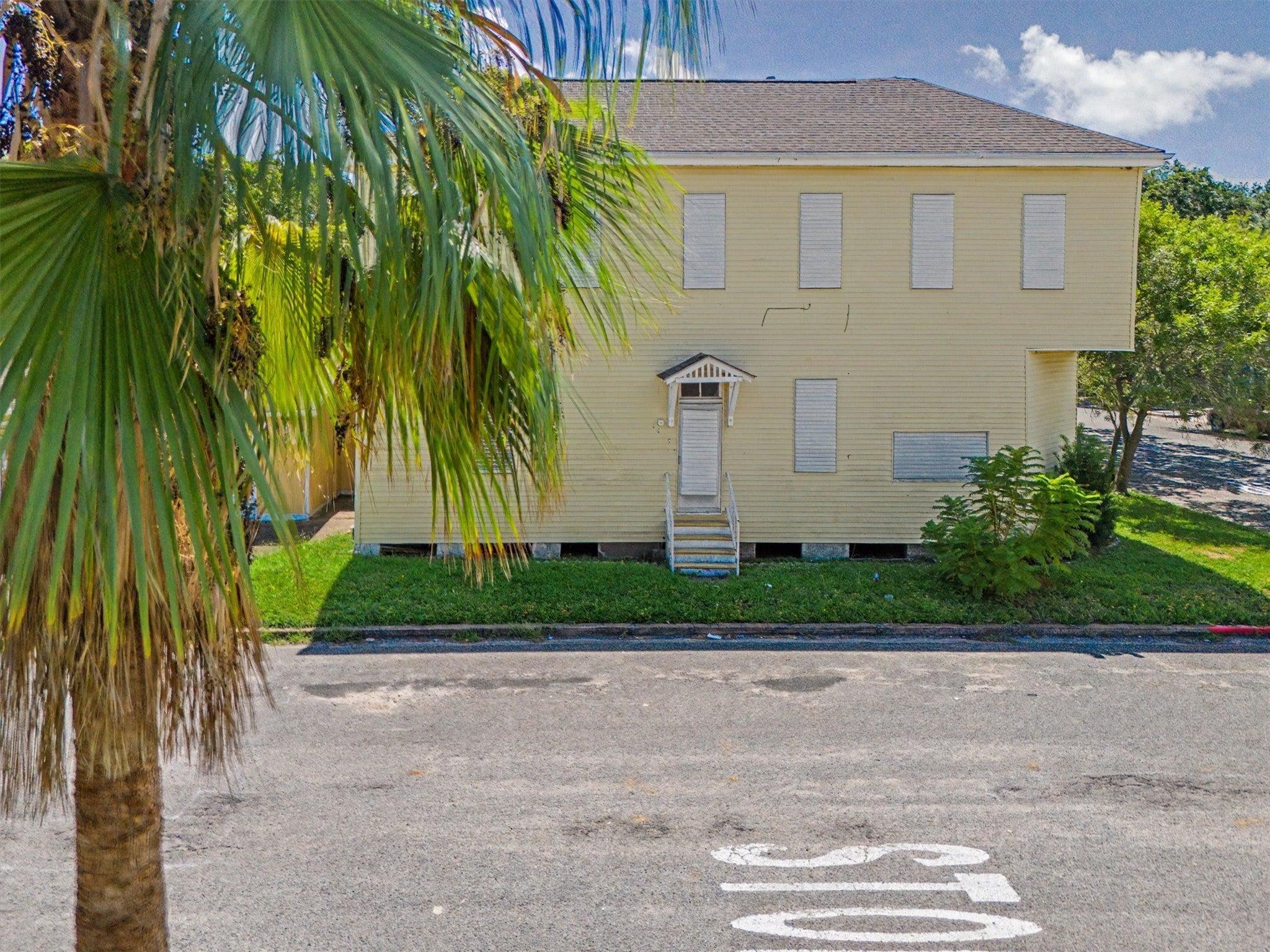 Avenue K, Galveston, TX 77550