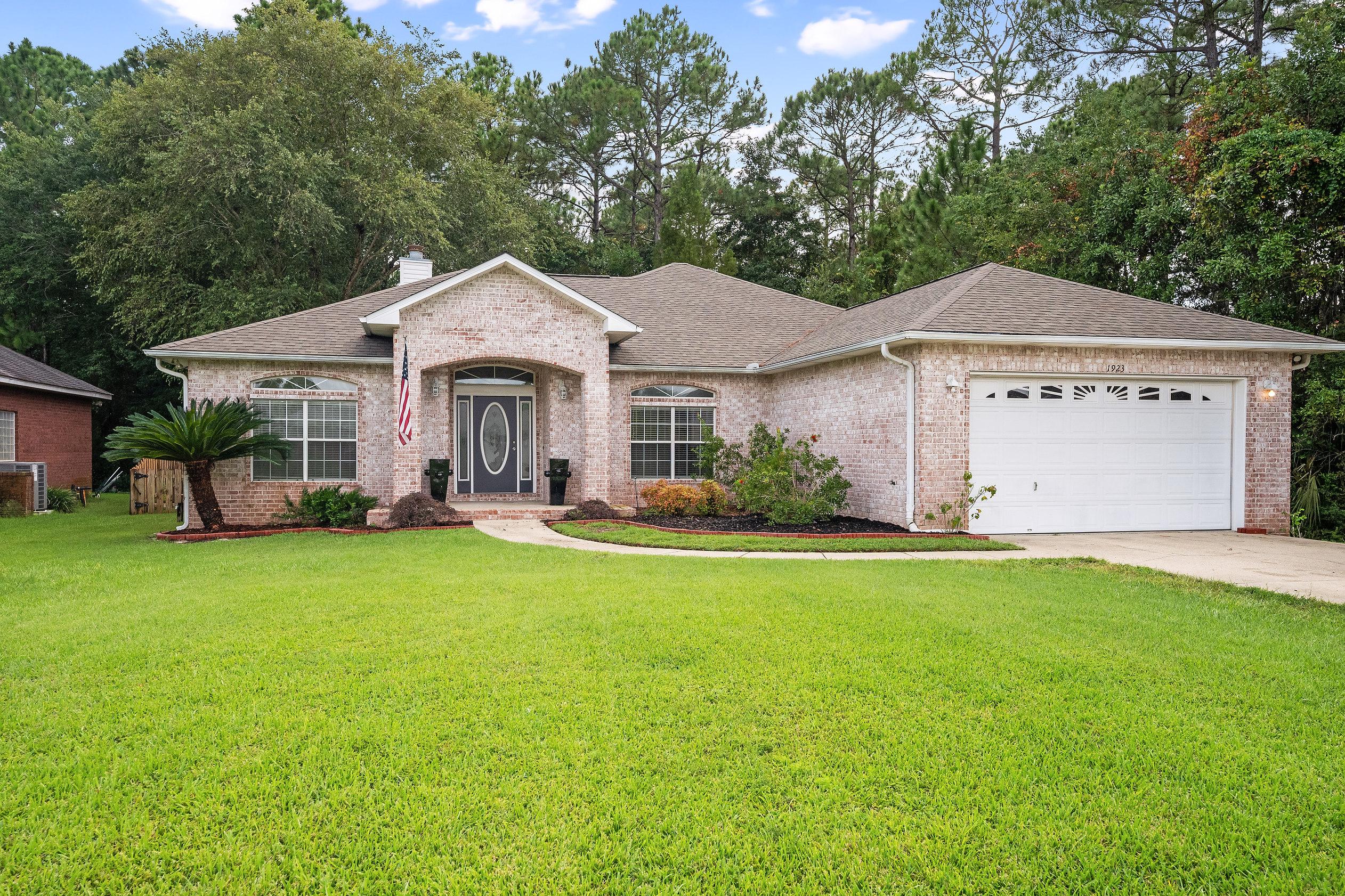 Crown Pointe Blvd, Pensacola, FL 32506