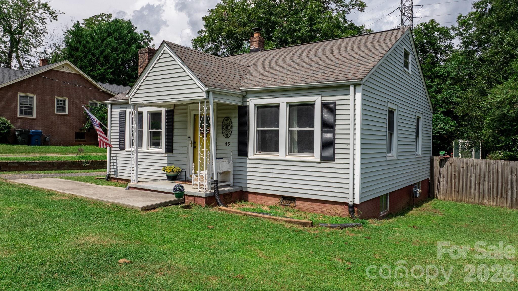 26th Ave Ne, Hickory, NC 28601