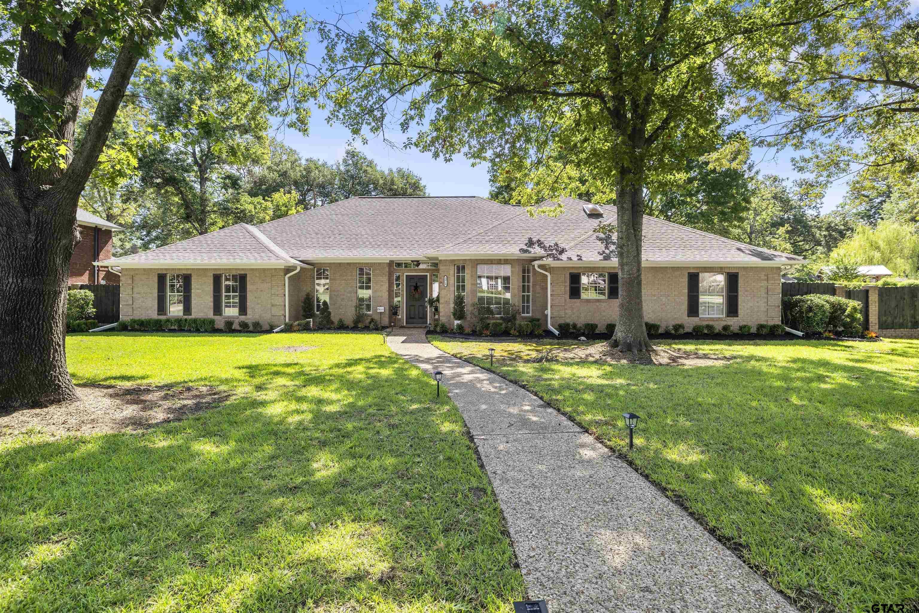 Cloverdale Dr, Tyler, TX 75701