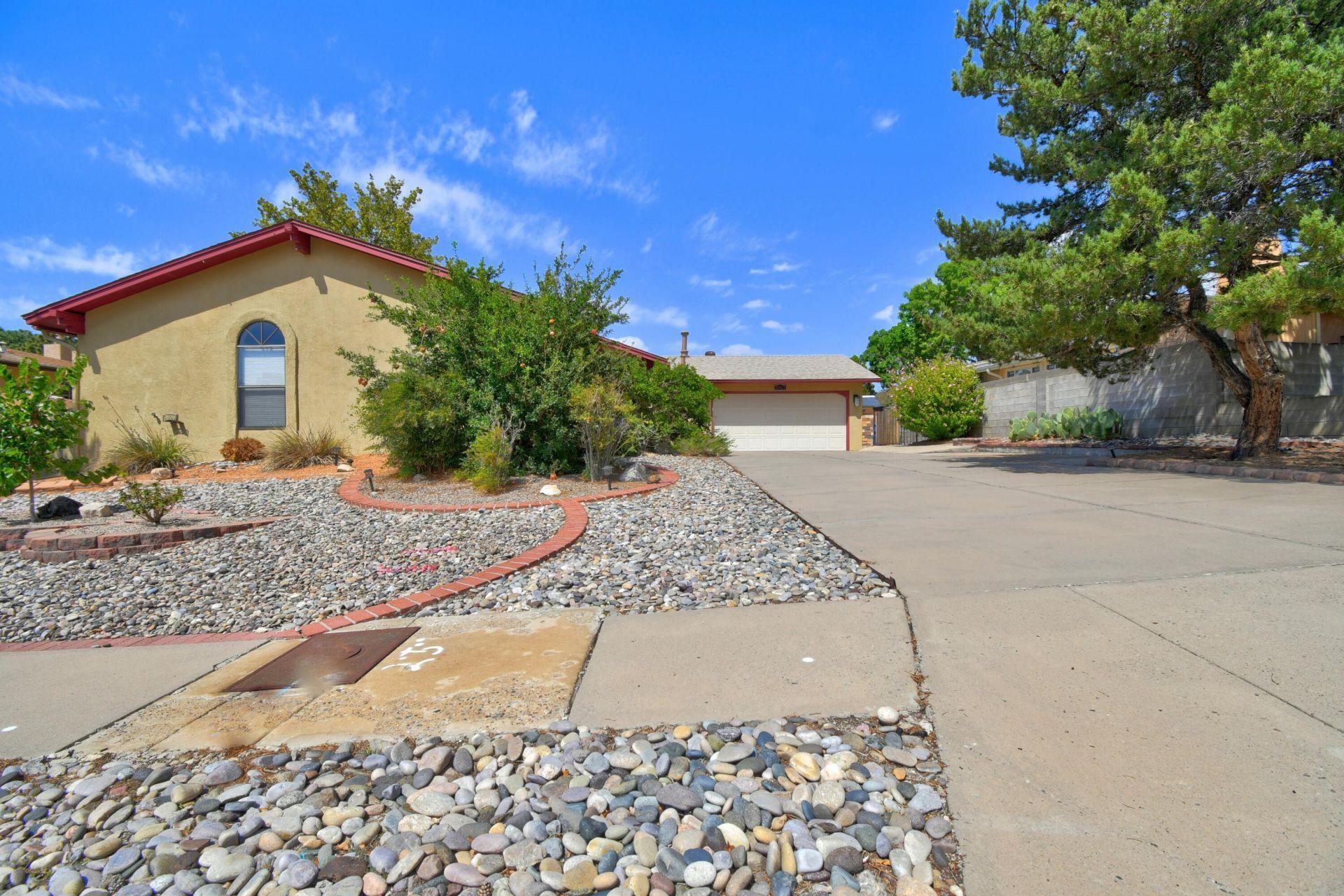 Monte Largo Dr Ne, Albuquerque, NM 87112