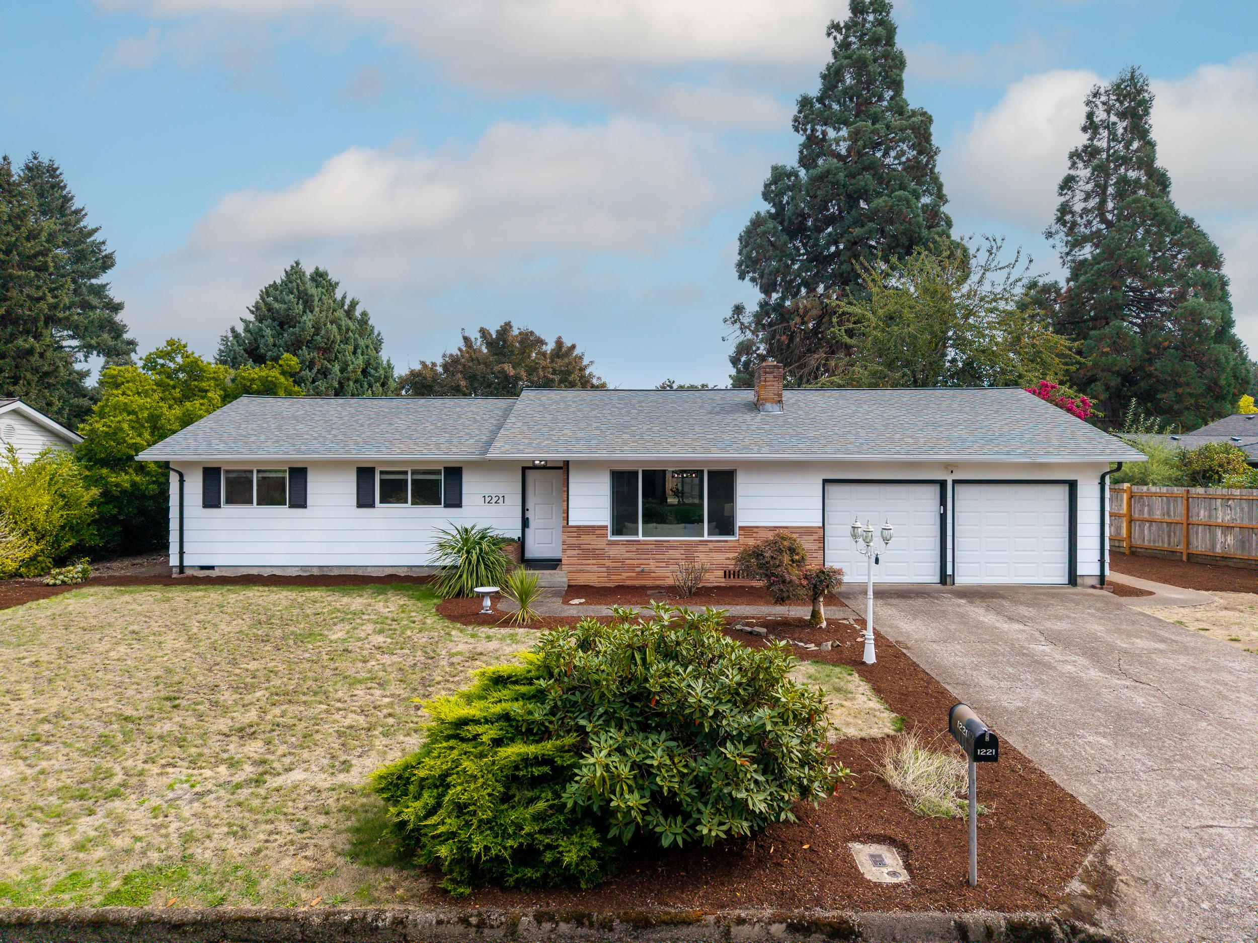 Ne Cloverdale Dr, Albany, OR 97321