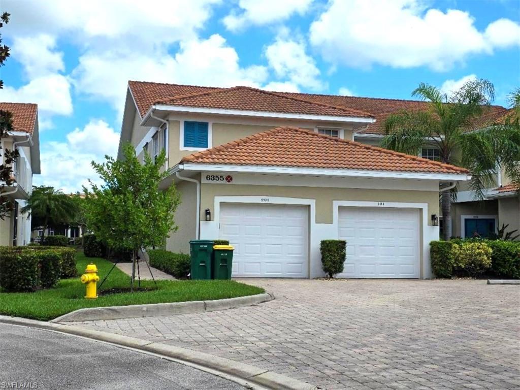 Lexington Ct, Naples, FL 34110