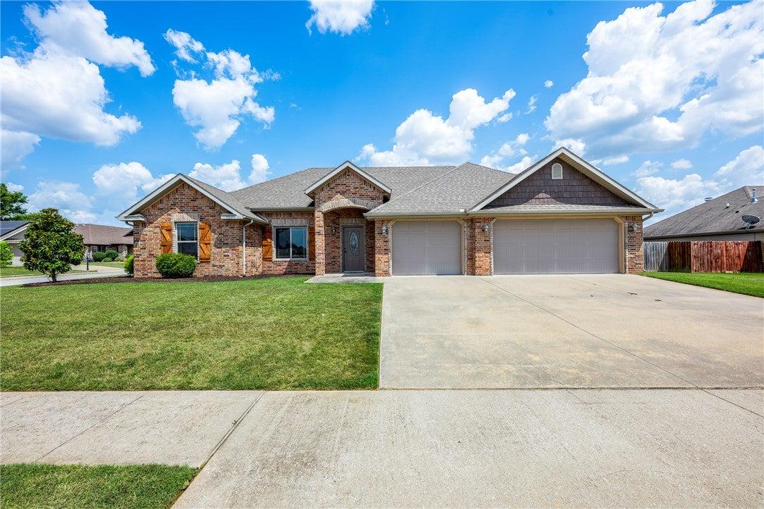Stone St, Cave Springs, AR 72718