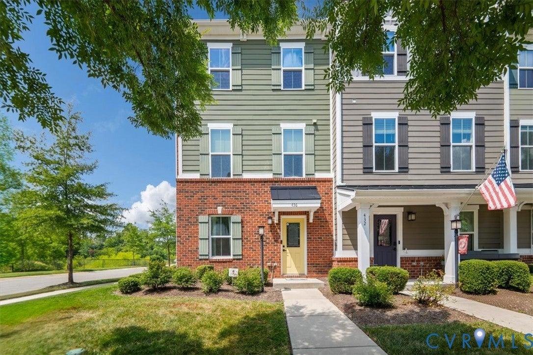 Crofton Village Ter, Midlothian, VA 23114