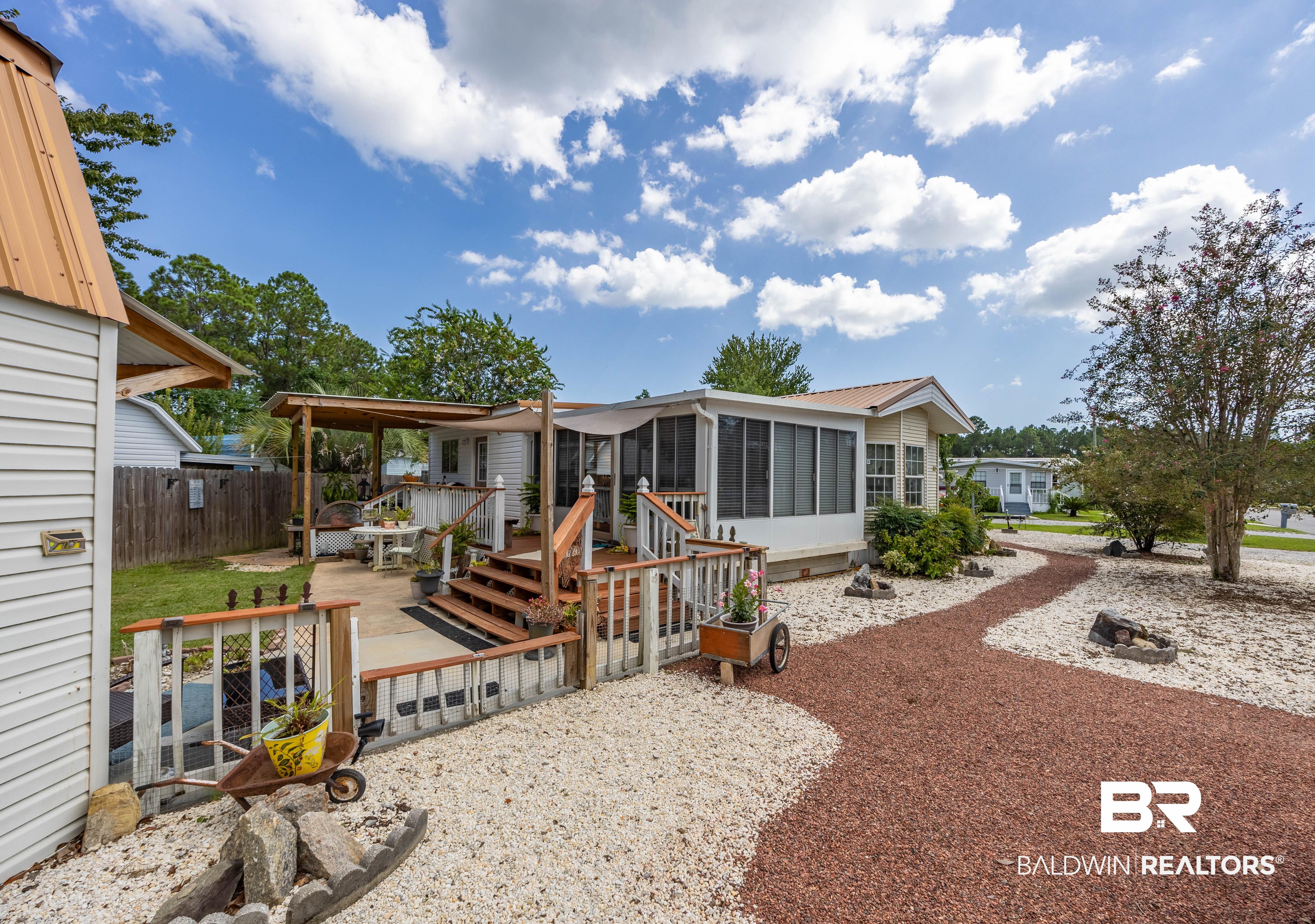 Defuniak Cir, Lillian, AL 36549