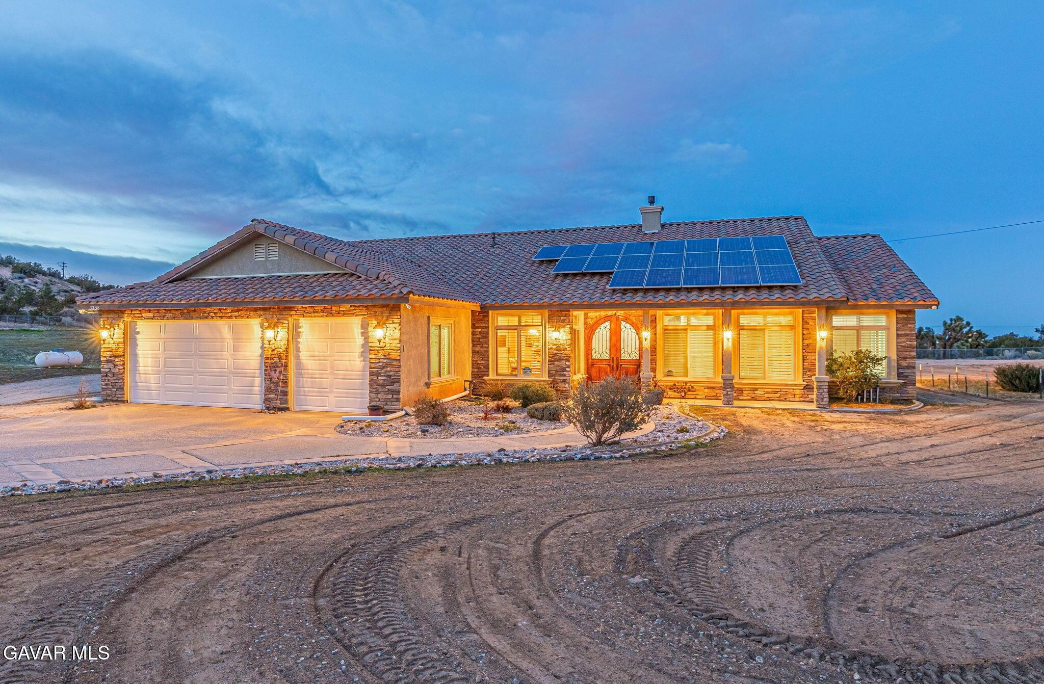 E Avenue T8, Palmdale, CA 93550