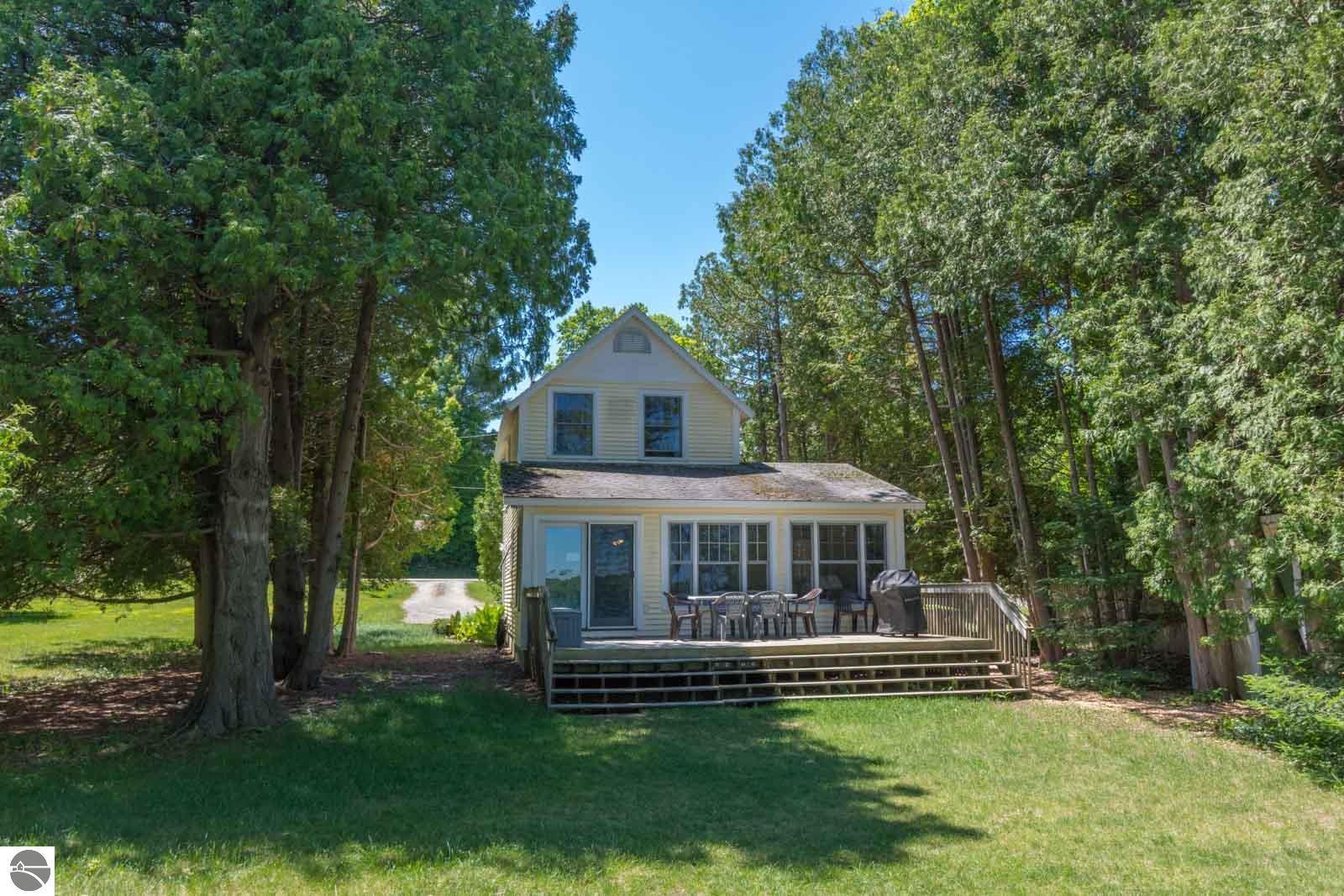 E Harbor Hwy, Maple City, MI 49664