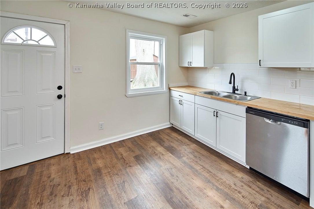 Harrison Ave, Saint Albans, WV 25177