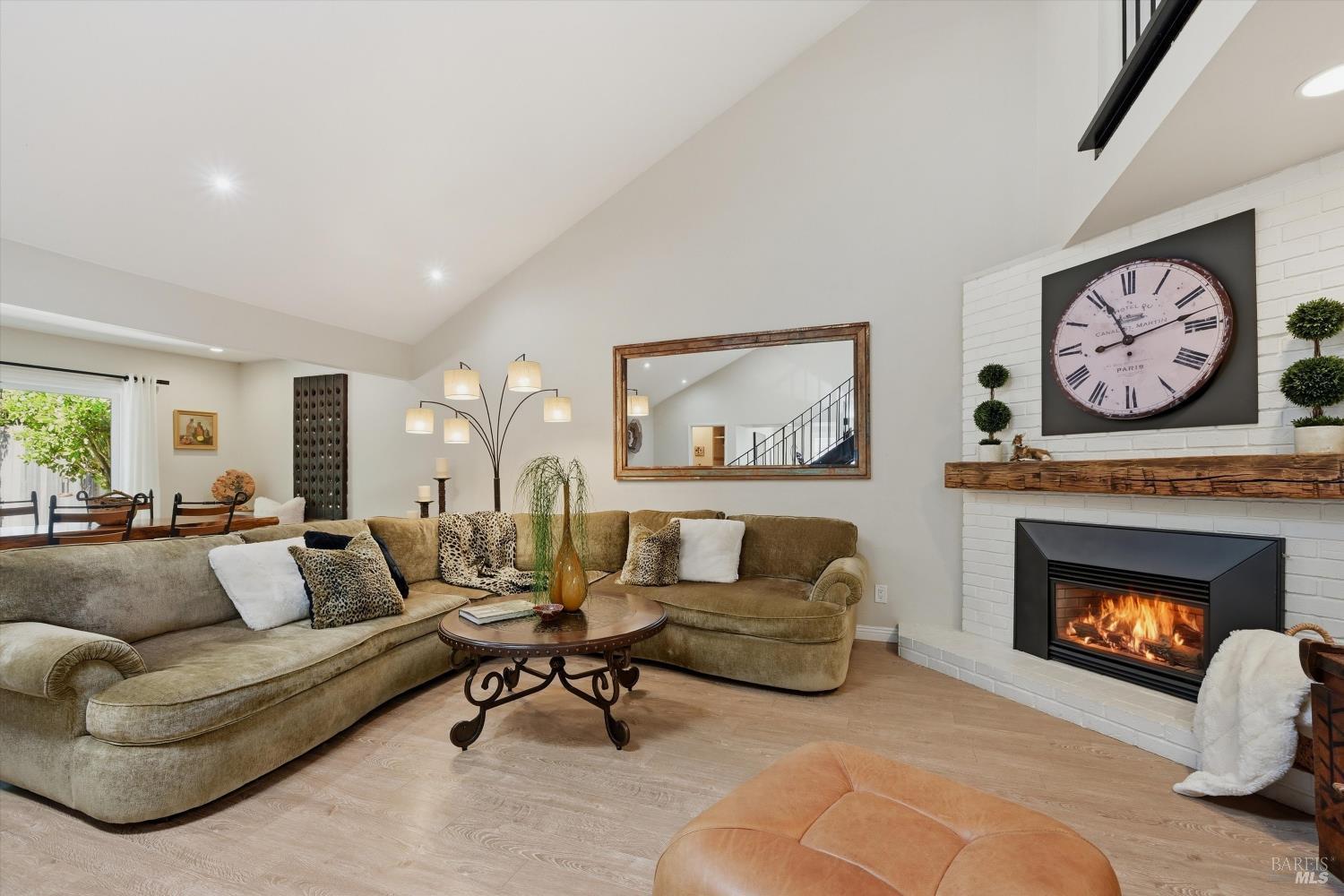 Hidden Valley Ln, Napa, CA 94558