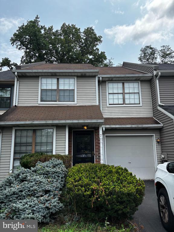 E Ridge Mews, Newtown, PA 18940