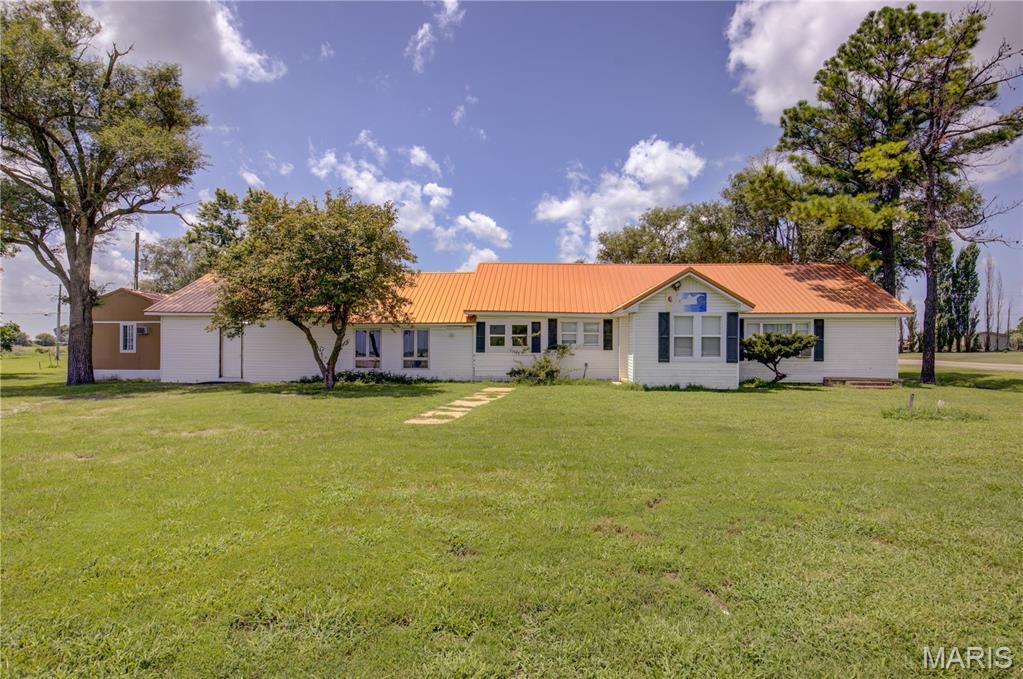 State Highway 25, Clarkton, MO 63837