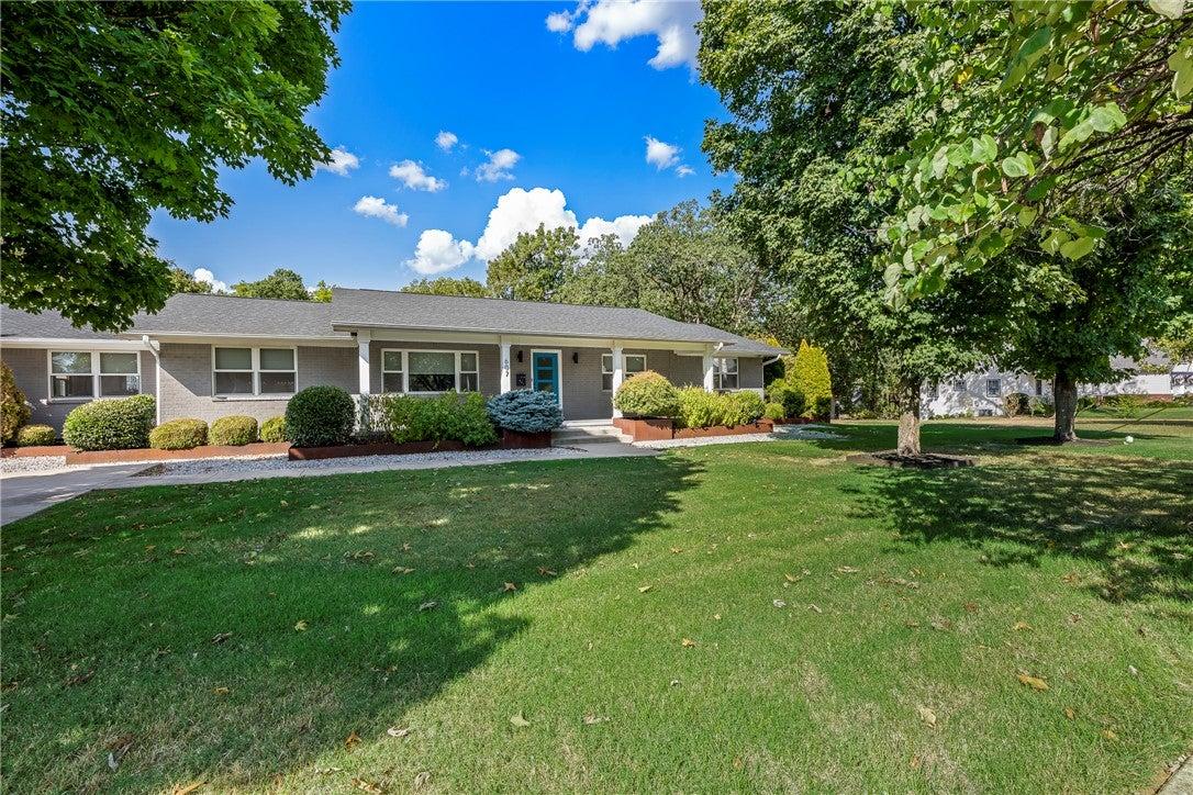 Ne 2nd St, Bentonville, AR 72712