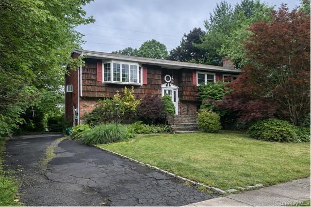 Rockland Ln, Spring Valley, NY 10977