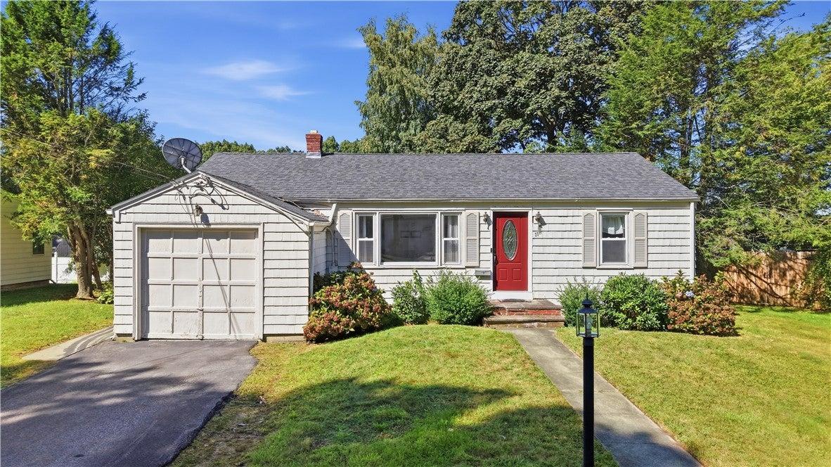 Rock Hill Dr, Cranston, RI 02920