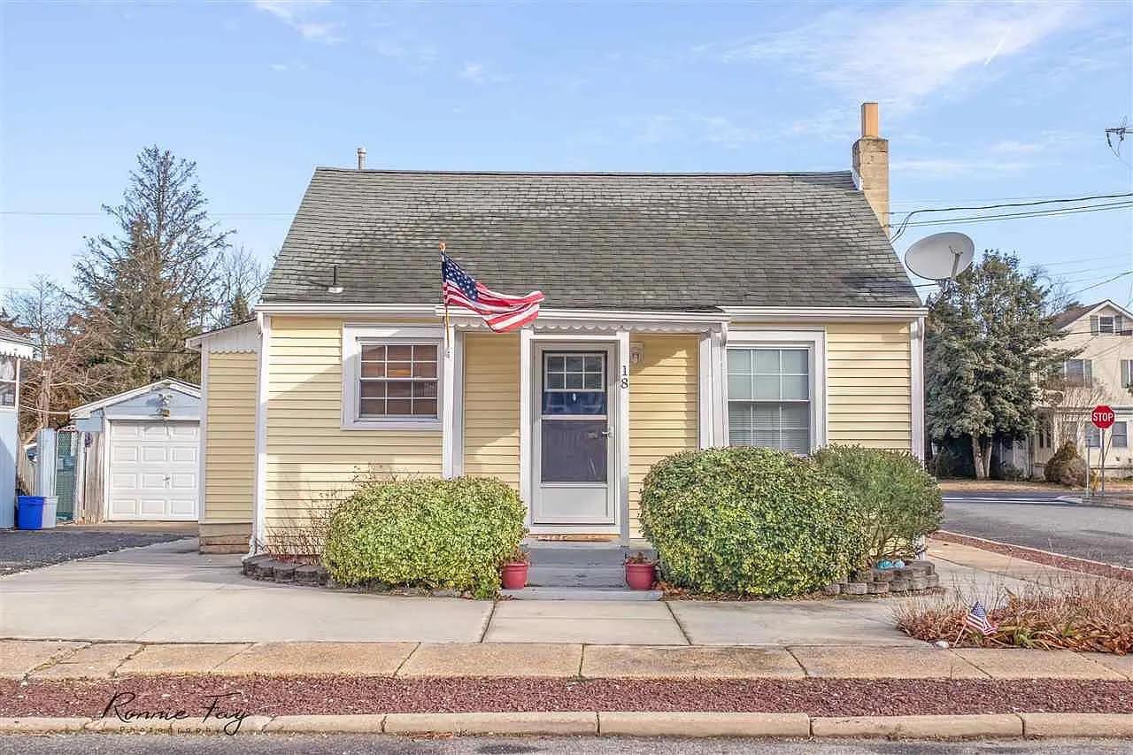Pershing Ave, Cape May Court House, NJ 08210