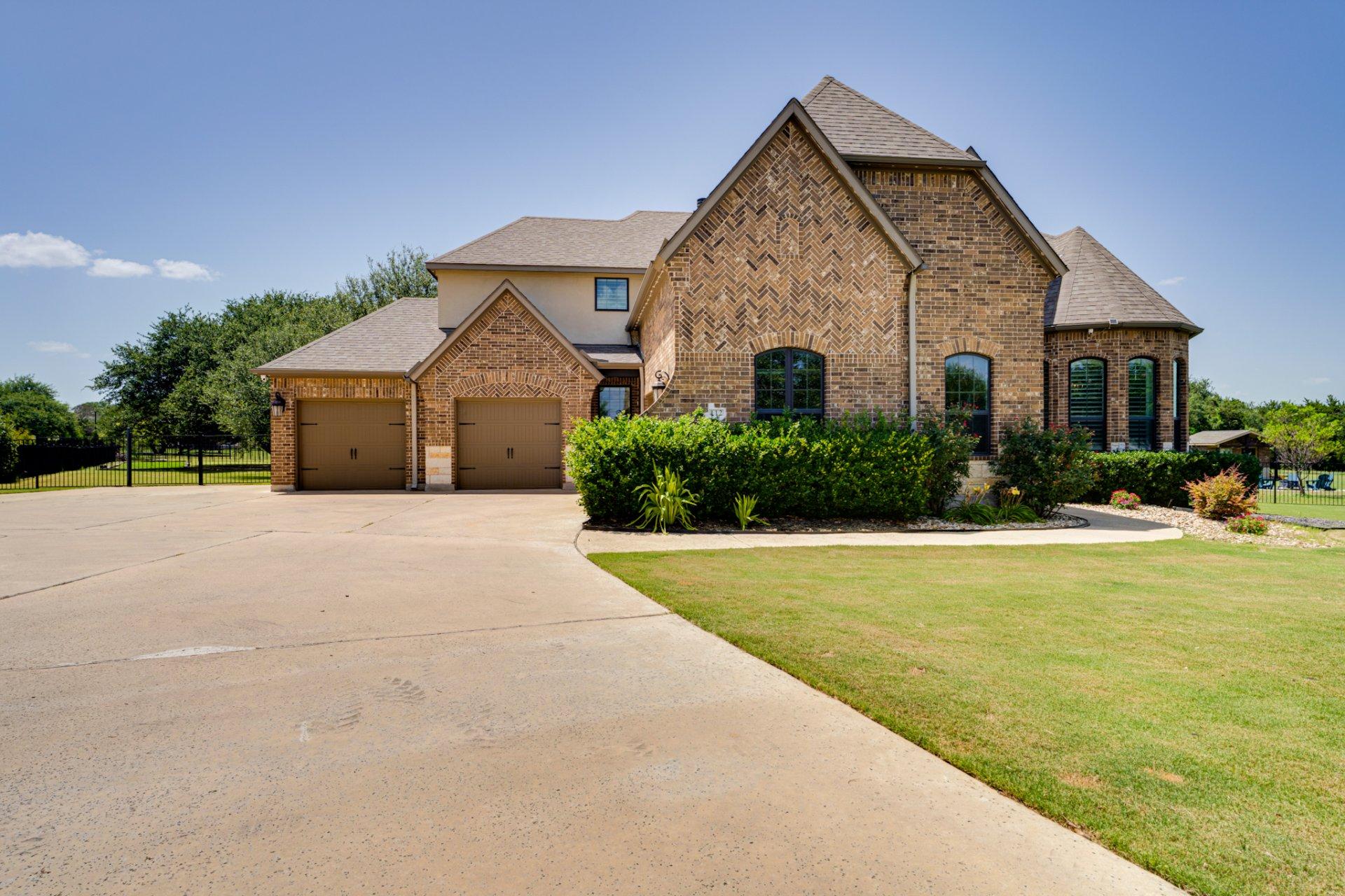 Mescalero, Liberty Hill, TX 78642